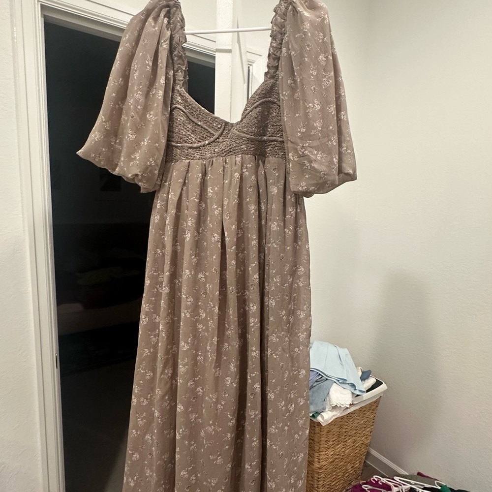 Chic Tan Floral Maxi Dress
